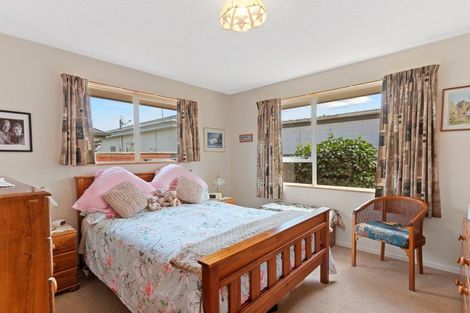 Photo of property in 3/35 Avonhead Road, Avonhead, Christchurch, 8042