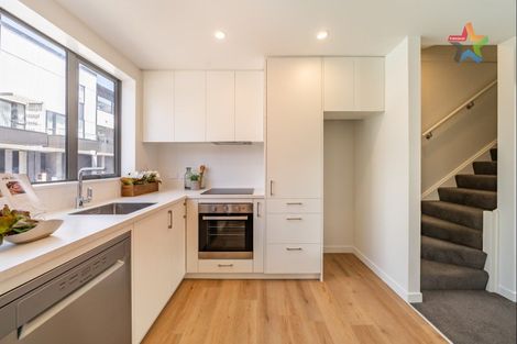 Photo of property in 32 John Street, Stokes Valley, Lower Hutt, 5019