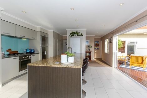 Photo of property in 28 Beach Street, Fitzroy, New Plymouth, 4312