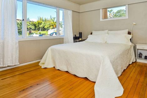 Photo of property in 5 Waverley Avenue, Glenfield, Auckland, 0629