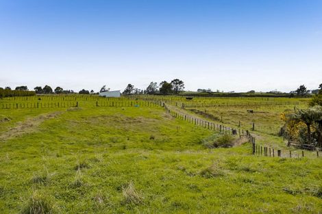 Photo of property in 124 Kahouri Road, Midhirst, Stratford, 4394