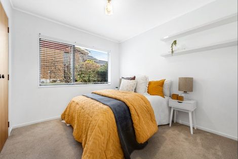 Photo of property in 57 Dalwhinnie Parade, Highland Park, Auckland, 2010