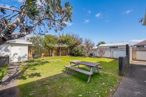 Photo of property in 7 East Street, Petone, Lower Hutt, 5012