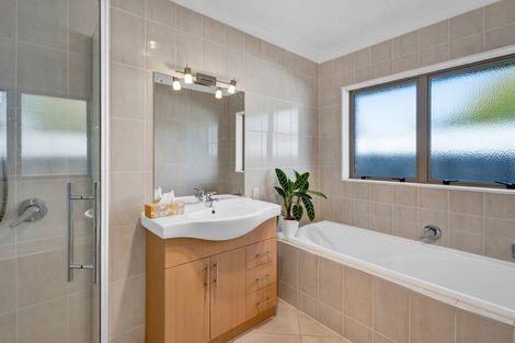 Photo of property in 20 Kahikatea Street, Inglewood, 4330