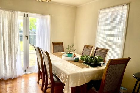Photo of property in 4 Gossamer Drive, Pakuranga Heights, Auckland, 2010