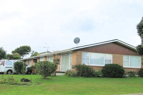 Photo of property in 2/31 Gulf Crest, Bucklands Beach, Auckland, 2012