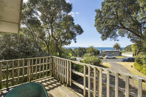 Photo of property in 18 Glenelg Road, Red Beach, 0932