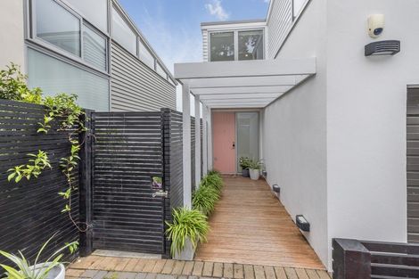 Photo of property in 32 Mantell Street, Seatoun, Wellington, 6022