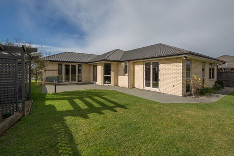 Photo of property in 15 Calvandra Grove, Rangiora, 7400