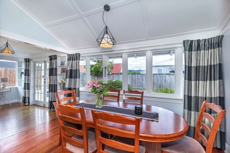 Photo of property in 556a Queen Street East, Levin, 5510