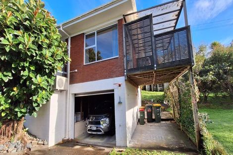 Photo of property in 2/8 Phillipa Place, Browns Bay, Auckland, 0630