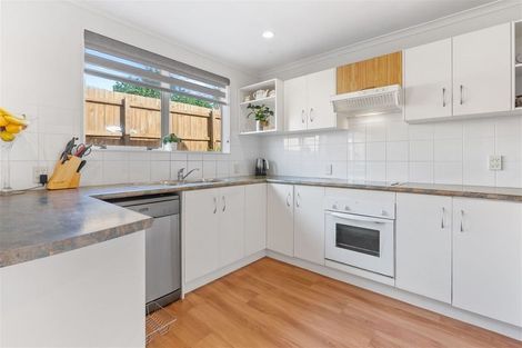 Photo of property in 15 Mt Lebanon Crescent, The Gardens, Auckland, 2105