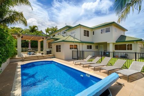 Photo of property in 3 Kahala Place, West Harbour, Auckland, 0618