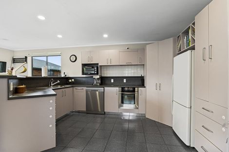 Photo of property in 69 Murray Avenue, Hawera, 4610