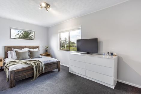 Photo of property in 2/204 Parkhurst Road, Parakai, 0830