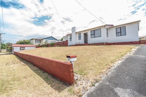 Photo of property in 28 Konini Street, Tawhero, Whanganui, 4501