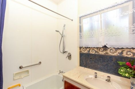 Photo of property in 65 Paynters Avenue, Strandon, New Plymouth, 4312