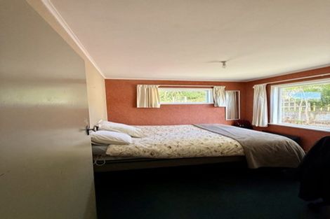 Photo of property in 16 Archbold Street, Newlands, Wellington, 6037