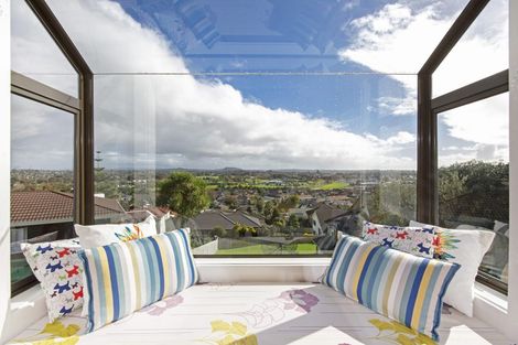 Photo of property in 38 Mccahill Views, Botany Downs, Auckland, 2010