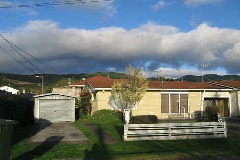 Photo of property in 8 Te Uruhi Grove, Paraparaumu, 5032