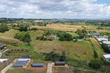 Photo of property in 61 Taukahiwi Road, Pukekohe, 2120