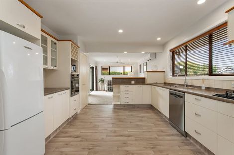 Photo of property in 1/12 Gleneagles Terrace, Ilam, Christchurch, 8053