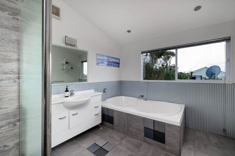 Photo of property in 92 School Road, Paihia, 0200