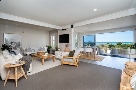 Photo of property in 2 Collison Terrace, Haumoana, 4102