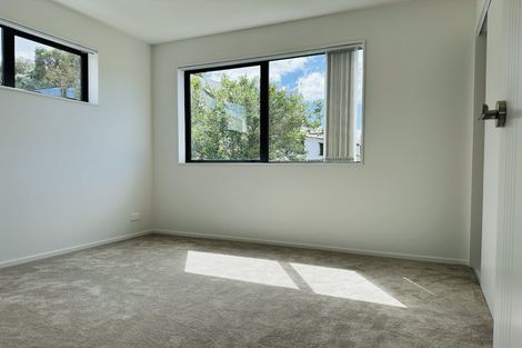 Photo of property in 23c Crystal Avenue, Glendene, Auckland, 0602