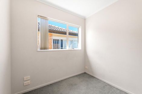 Photo of property in 42 Lilybank Crescent, East Tamaki, Auckland, 2013