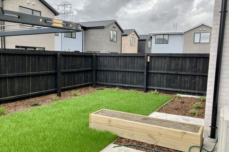 Photo of property in 5 Koral Lane, Broomfield, Christchurch, 8042