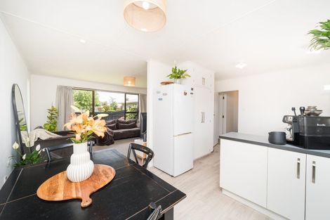 Photo of property in 27 Hillcrest Drive, Kelvin Grove, Palmerston North, 4414