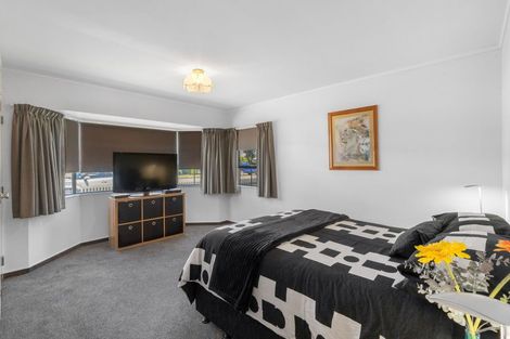 Photo of property in 2 Surrey Lane, Levin, 5510