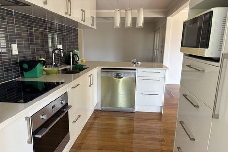 Photo of property in 1/75 Shakespeare Road, Milford, Auckland, 0620