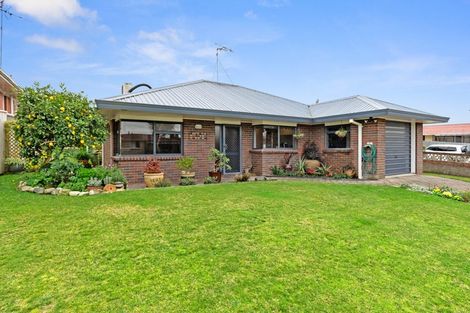 Photo of property in 1 Mabian Crescent, Deanwell, Hamilton, 3206