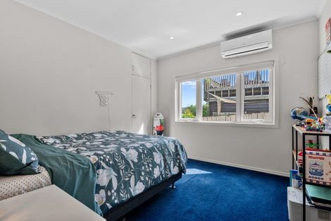 Photo of property in 59 Pohutukawa Avenue, Shelly Park, Auckland, 2014