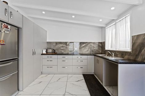 Photo of property in 27 Weraroa Road, Levin, 5510