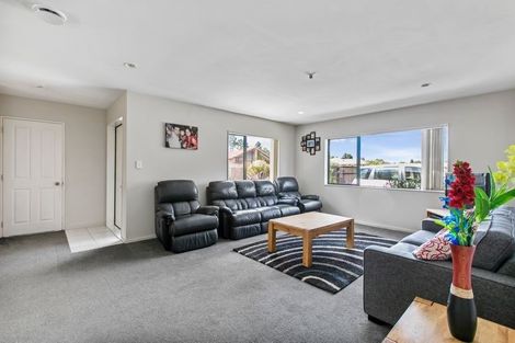Photo of property in 24 Maadi Place, Papakura, 2110