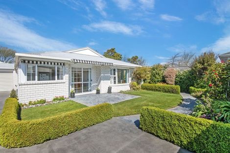 Photo of property in 22a Gamblins Road, Saint Martins, Christchurch, 8022