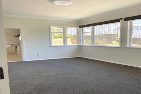 Photo of property in 6 Papawai Terrace, Mount Cook, Wellington, 6021