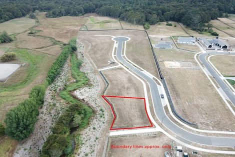 Photo of property in 21 Vogwill Road, Kumeu, 0810