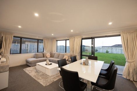 Photo of property in 195 Pacific Drive, Fitzherbert, Palmerston North, 4410