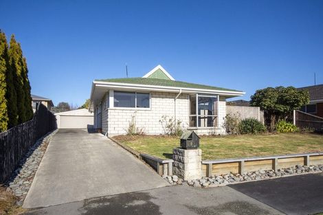 Photo of property in 19 Broadfell Avenue, Avonhead, Christchurch, 8042