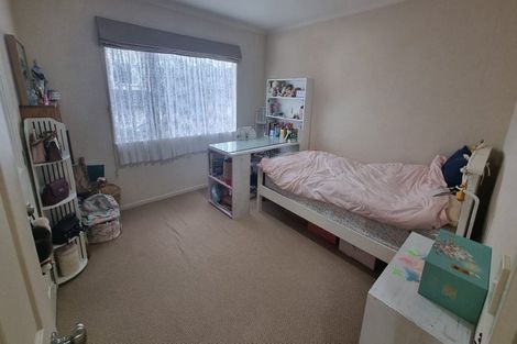 Photo of property in 4 Oswald Close, Flat Bush, Auckland, 2016