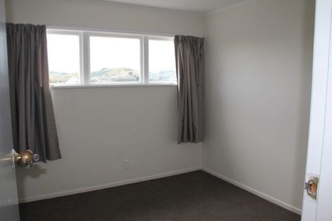 Photo of property in 2 Archbold Street, Newlands, Wellington, 6037
