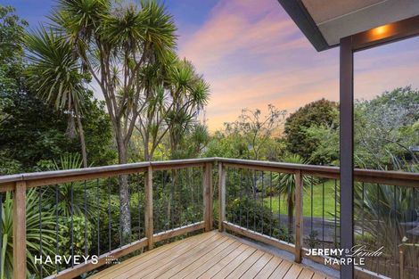 Photo of property in 17 West Lynn Road, Titirangi, Auckland, 0604