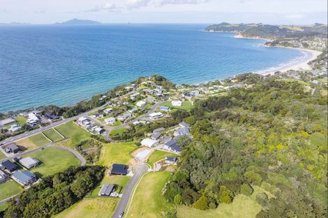 Photo of property in 13 Starlight Place, Langs Beach, 0582