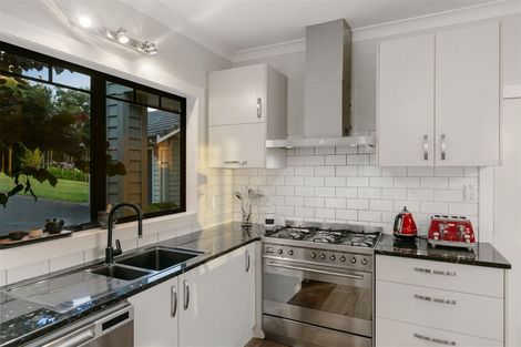 Photo of property in 251 Kaipara Road, Papakura, 2582