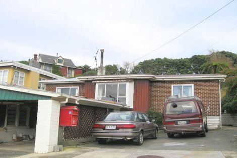 Photo of property in 15 Victory Crescent, Tawa, Wellington, 5028