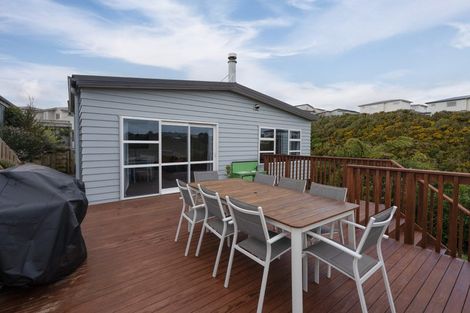 Photo of property in 17 Belize Grove, Grenada Village, Wellington, 6037